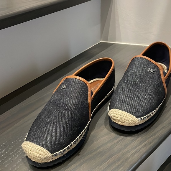 Michael Kors denim slide on shoes. - Picture 3 of 5